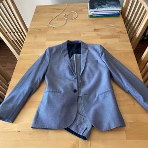 H&M tailored suit set for 5’8 140lb man